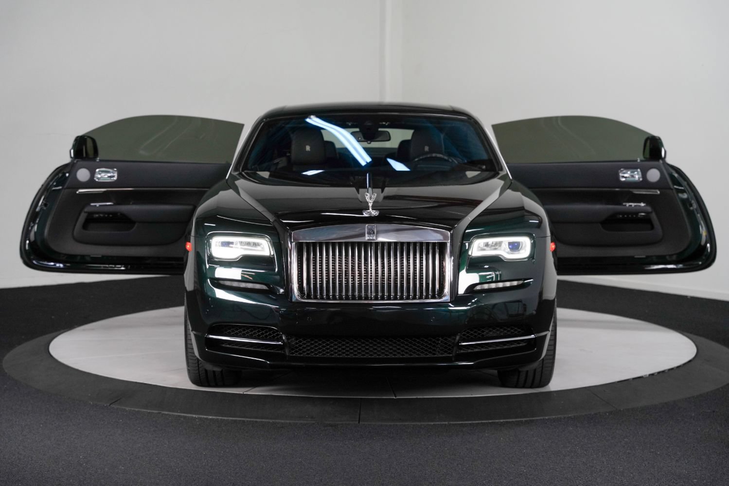 Used 2017 Rolls-Royce Wraith RWD image 12