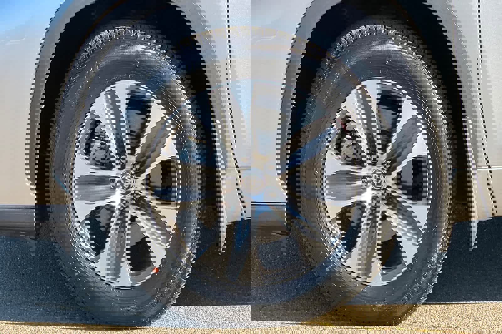 Used 2023 Toyota Highlander XLE image 31