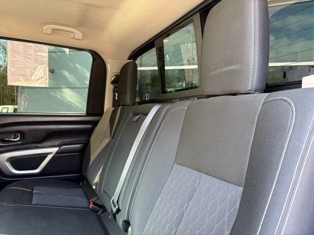 Used 2019 Nissan Titan SV w/ SV Convenience Package image 25