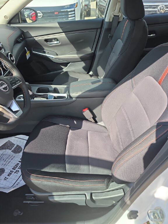 Used 2025 Nissan Sentra SR image 5