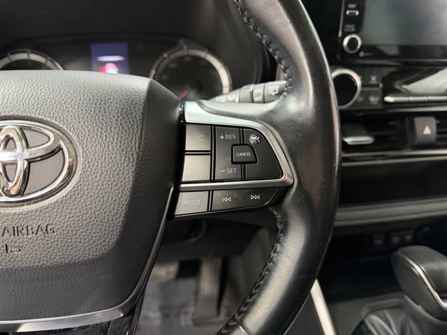 Used 2020 Toyota Highlander LE image 18