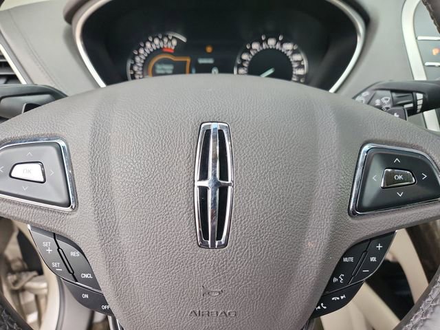 Used 2017 Lincoln MKX Select w/ Select Plus Package FWD image 11