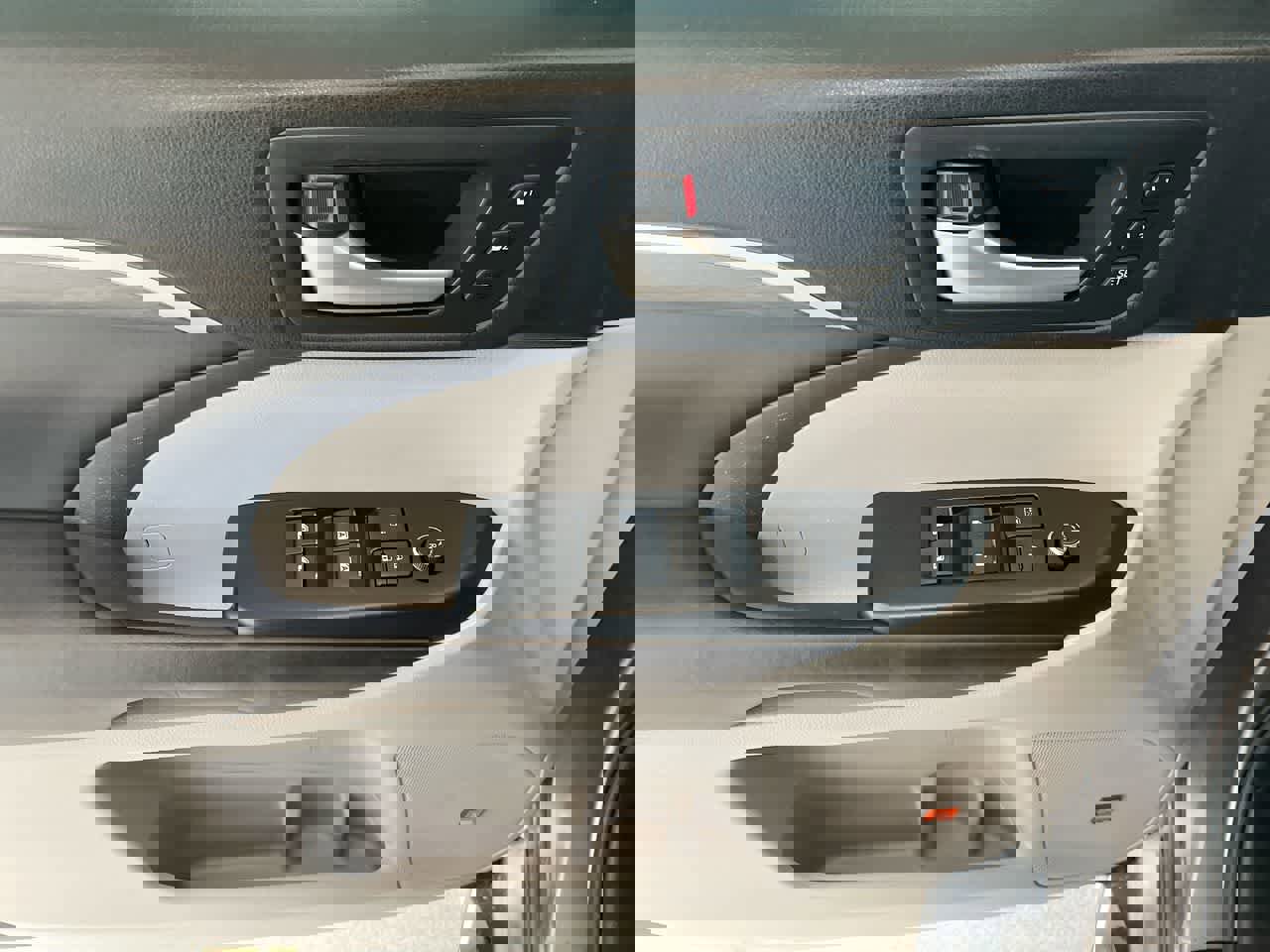 Used 2017 Toyota Highlander Limited image 13