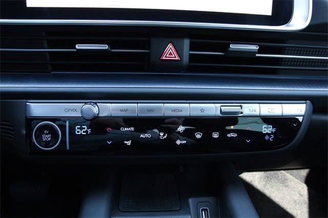 Used 2025 Hyundai Ioniq 6 SEL image 14
