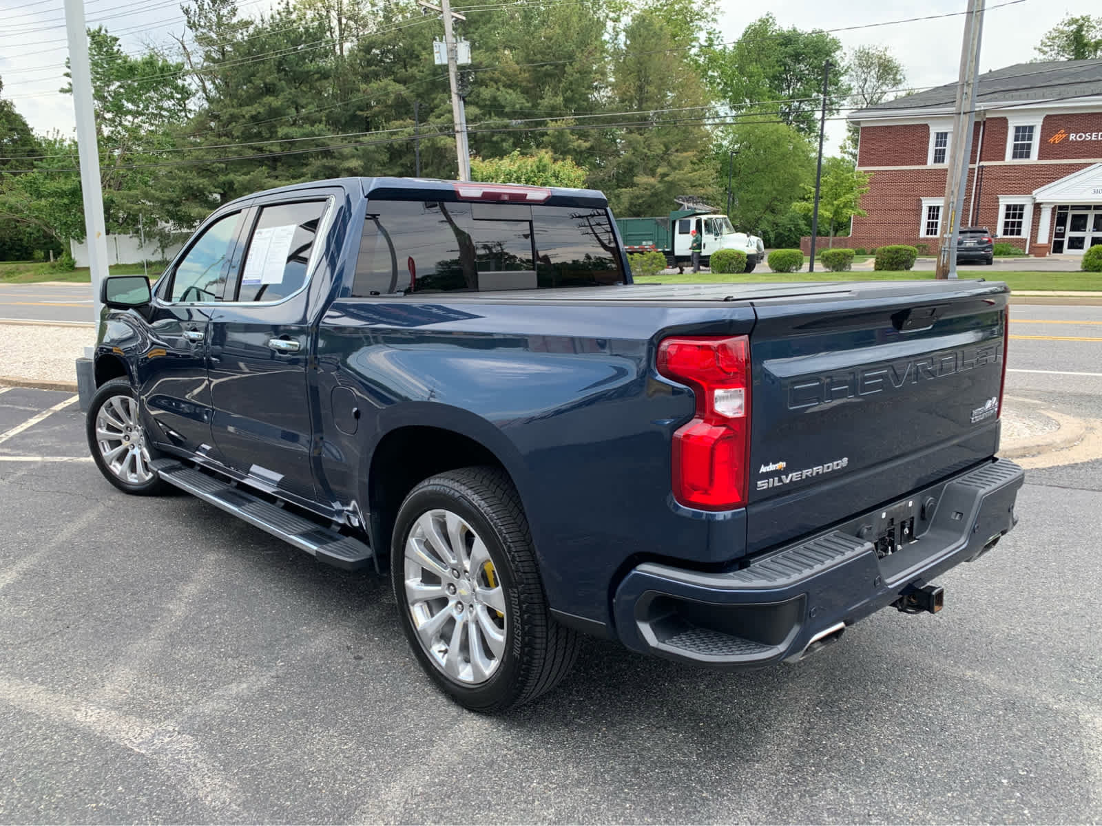 Used 2019 Chevrolet Silverado 1500 High Country w/ Technology Package AWD/4WD image 4