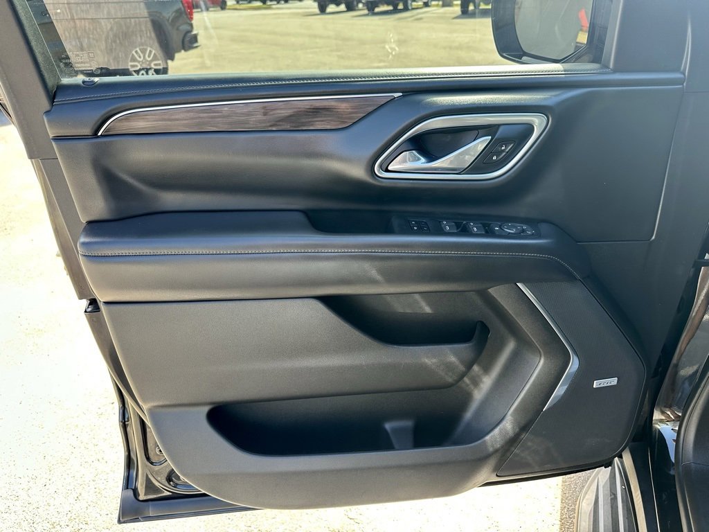 Used 2021 Chevrolet Suburban LT image 31