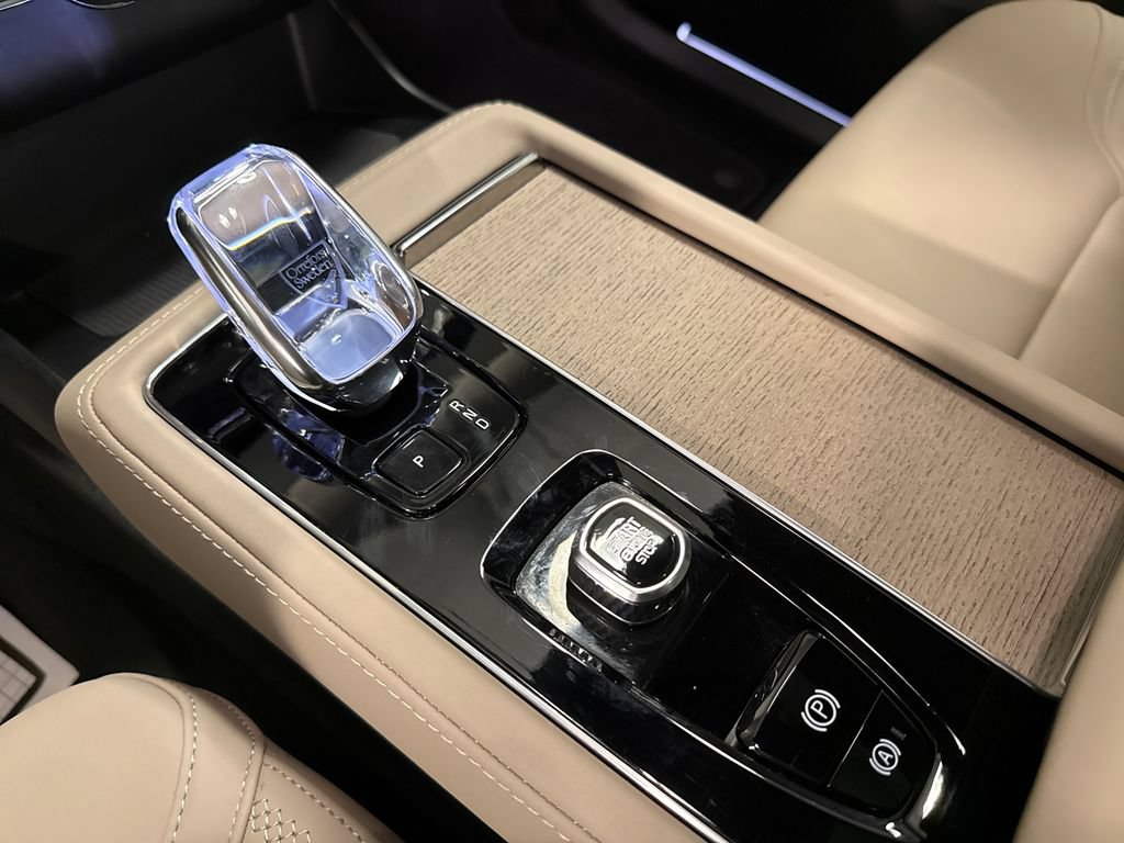 Used 2026 Volvo XC90 B6 Plus w/ Protection Package Premier AWD/4WD image 18