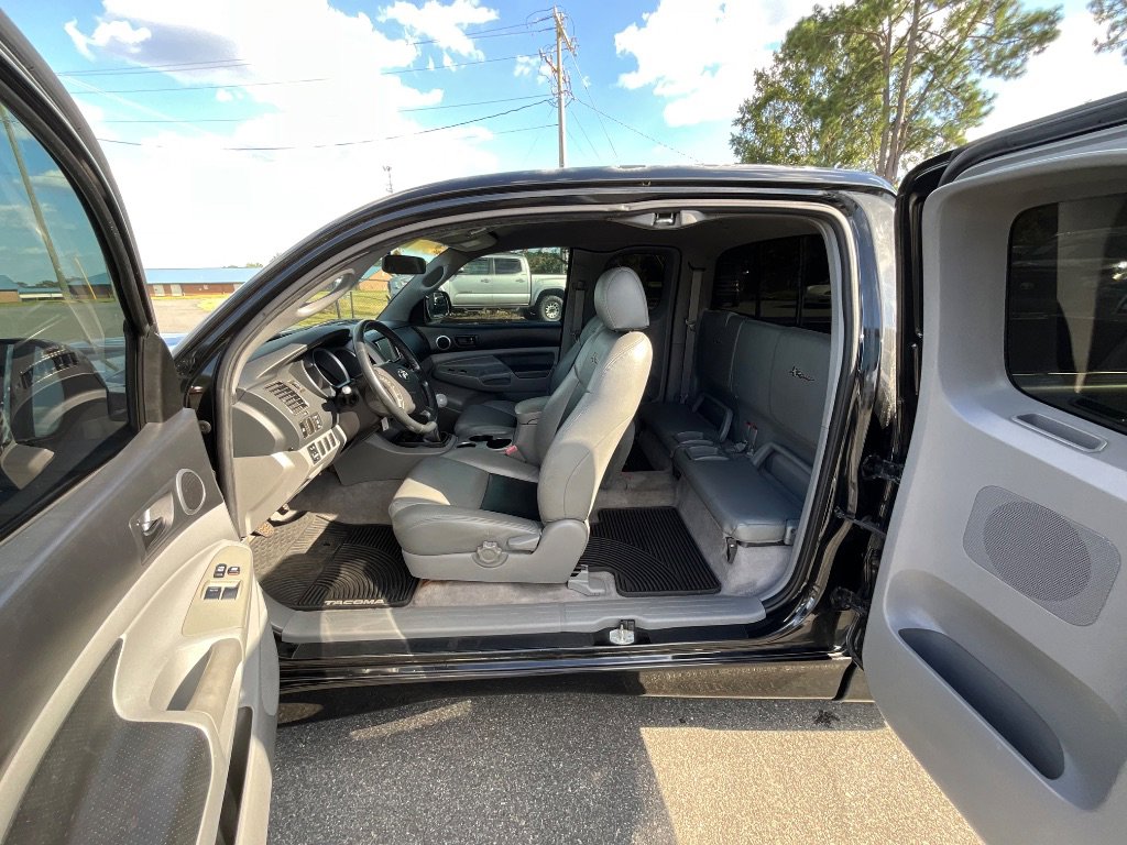 Used 2006 Toyota Tacoma X-Runner RWD image 10