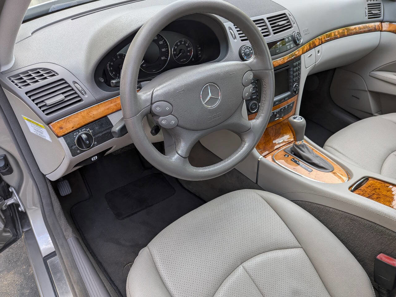 Used 2007 Mercedes-Benz E 350 Sedan image 10