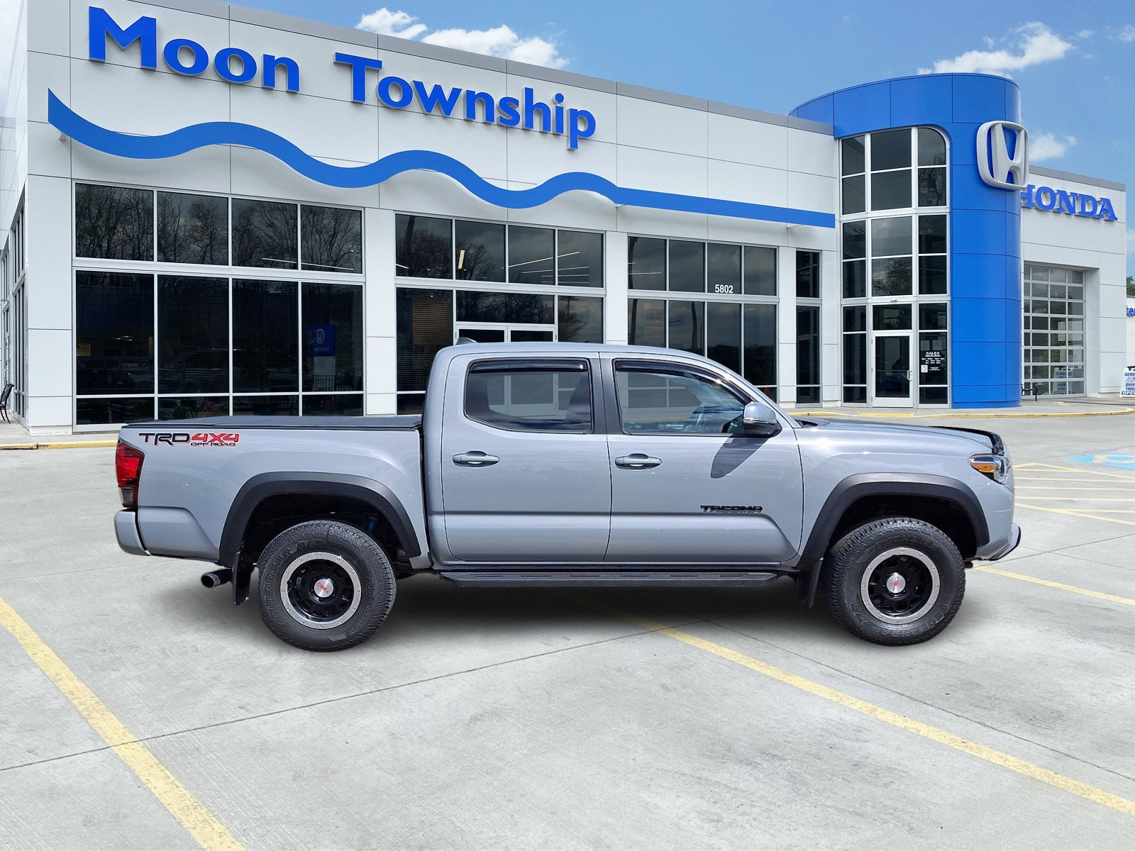 Used 2019 Toyota Tacoma TRD Off-Road w/ TRD Premium Off Road Package image 7