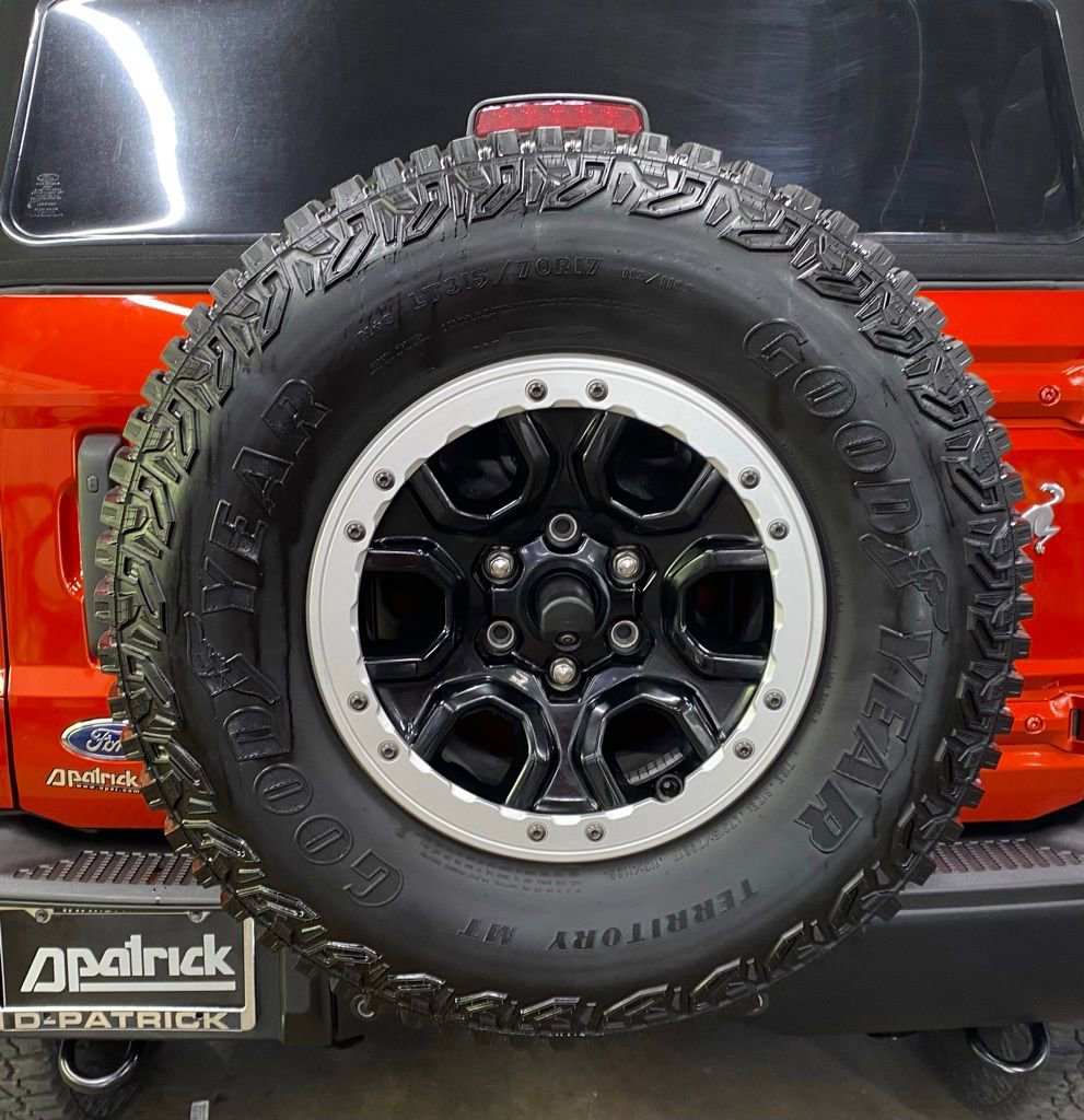 Used 2023 Ford Bronco Badlands image 10
