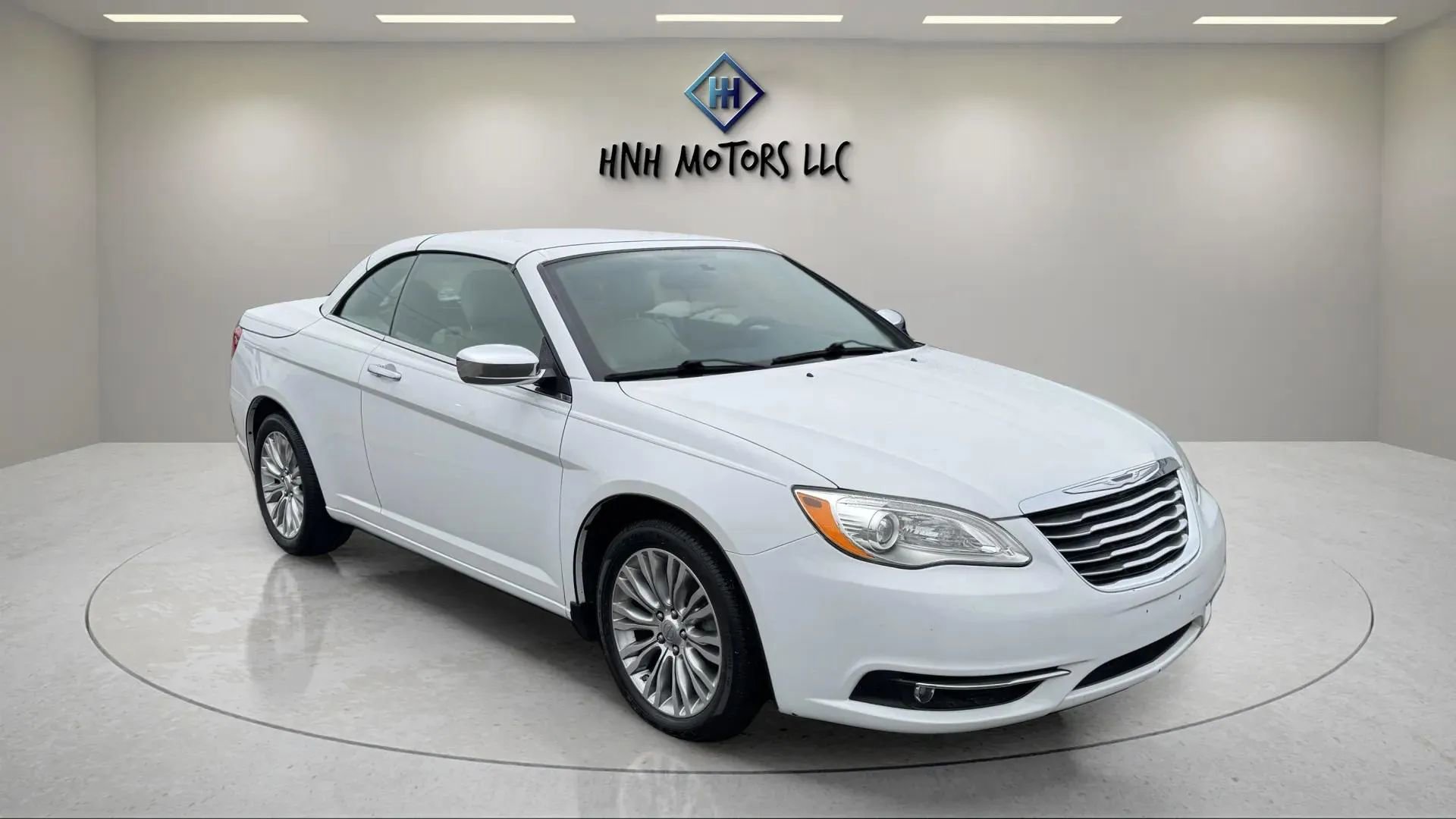 Used 2013 Chrysler 200 Limited image 7