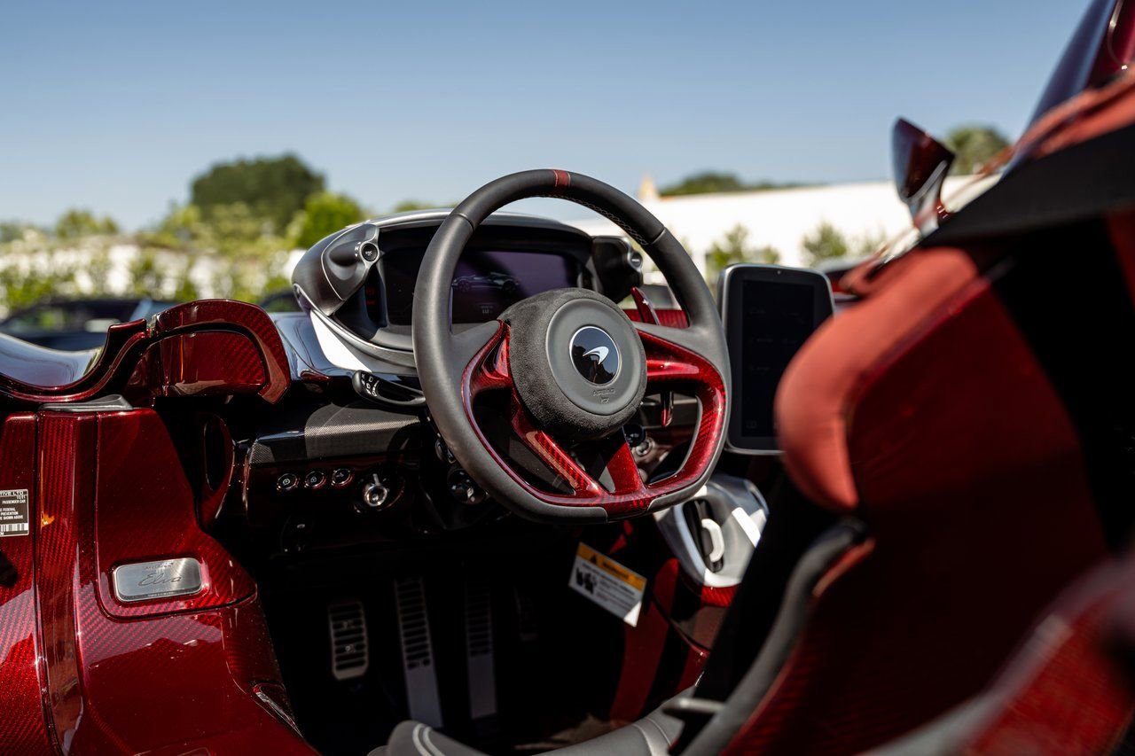 Used 2021 McLaren Elva RWD image 9