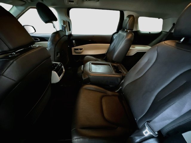 Certified 2023 Kia Carnival EX FWD image 26