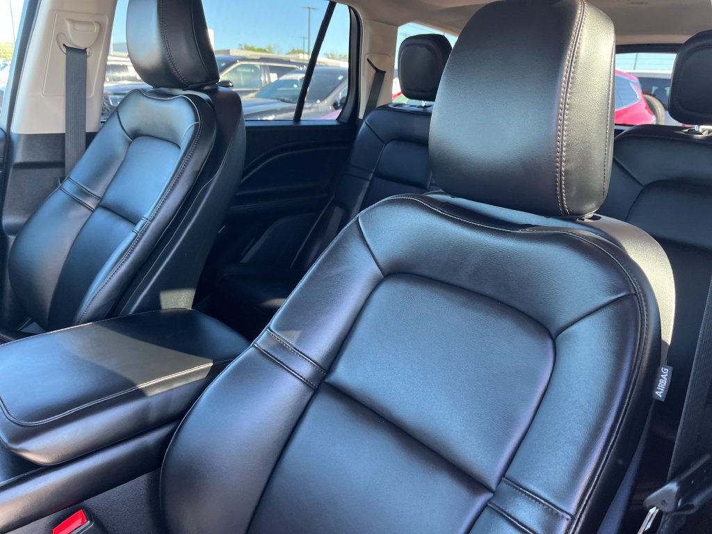 Used 2024 Lincoln Aviator AWD w/ Premium Package image 12