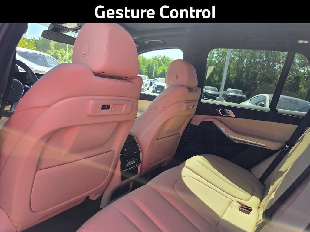 Used 2022 BMW X5 xDrive40i w/ Premium Package AWD/4WD image 13
