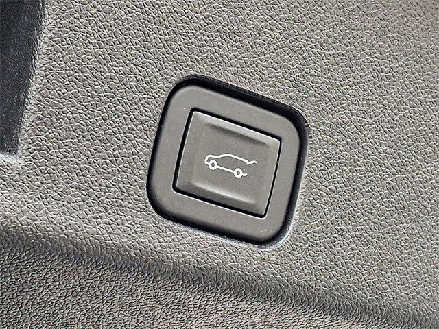 Certified 2025 Chevrolet Traverse LT image 24