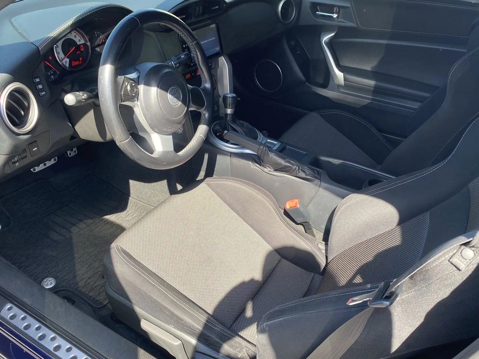 Used 2017 Toyota 86 RWD image 9