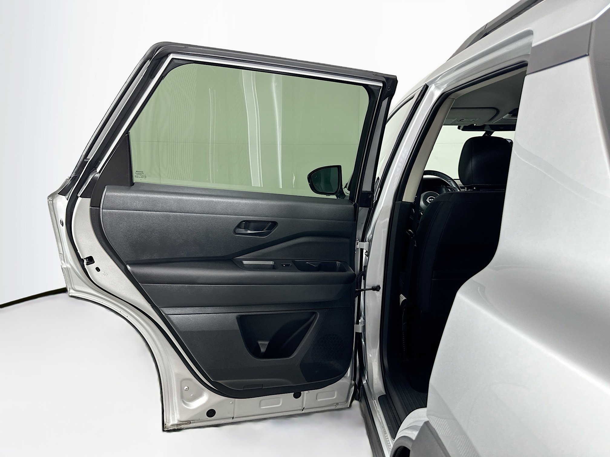 Used 2024 Nissan Pathfinder SV image 25