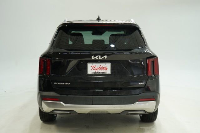 Used 2024 Kia Sorento S image 7