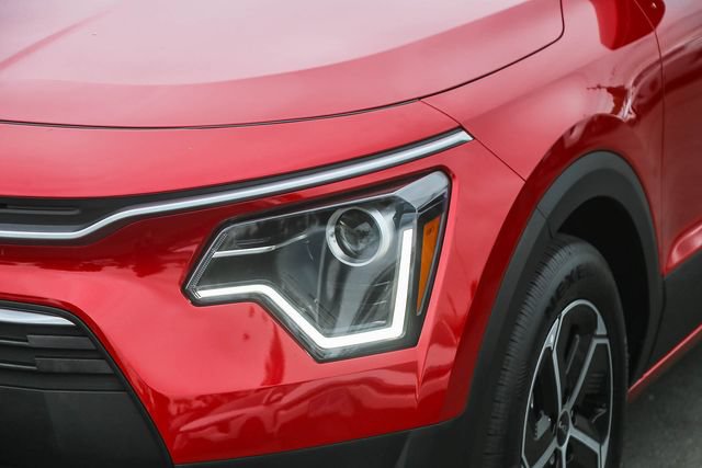 Certified 2025 Kia Niro EX FWD image 6