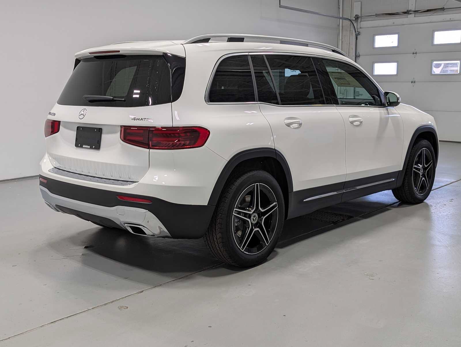 New 2026 Mercedes-Benz GLB 250 4MATIC image 7