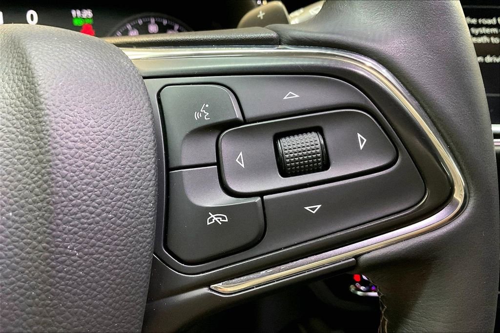 Used 2022 Buick Envision Avenir w/ Safety Package FWD image 14