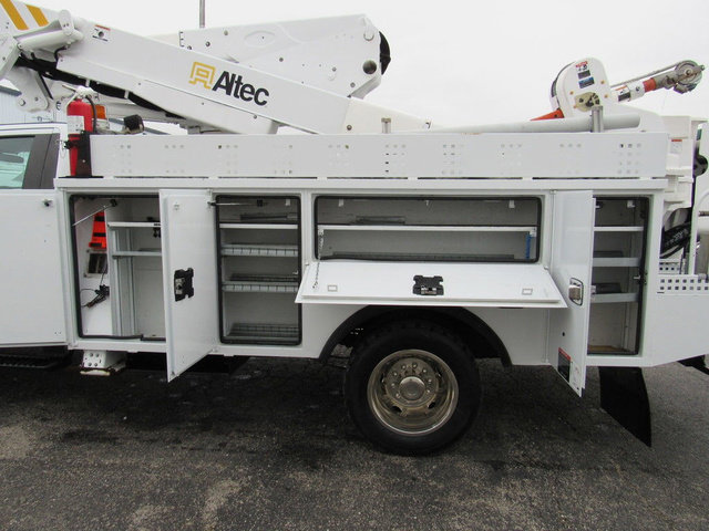 Used 2020 Ford F550 2WD Regular Cab Super Duty image 31