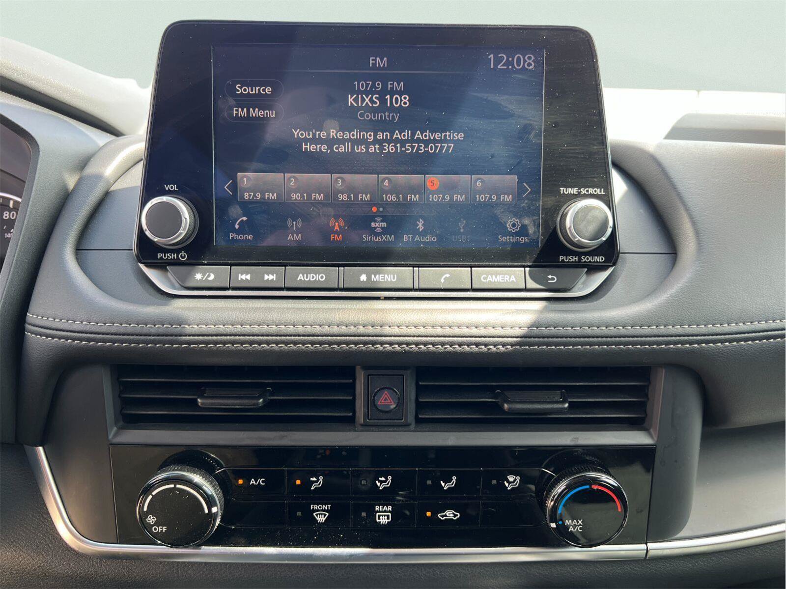 Used 2025 Nissan Rogue S FWD image 27