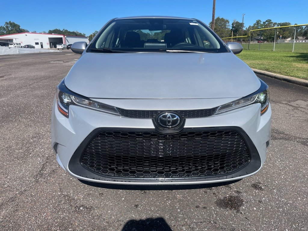 Used 2021 Toyota Corolla LE image 2