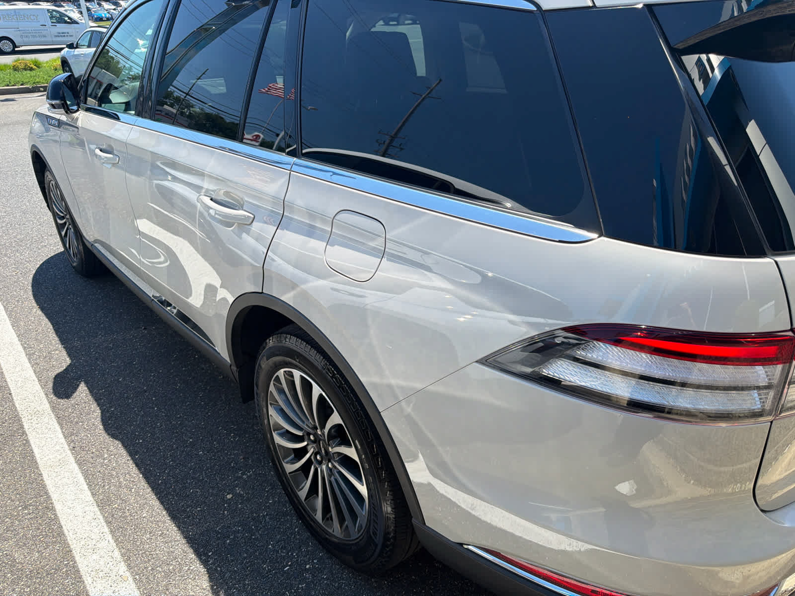 Used 2022 Lincoln Aviator AWD w/ Premium Package image 4