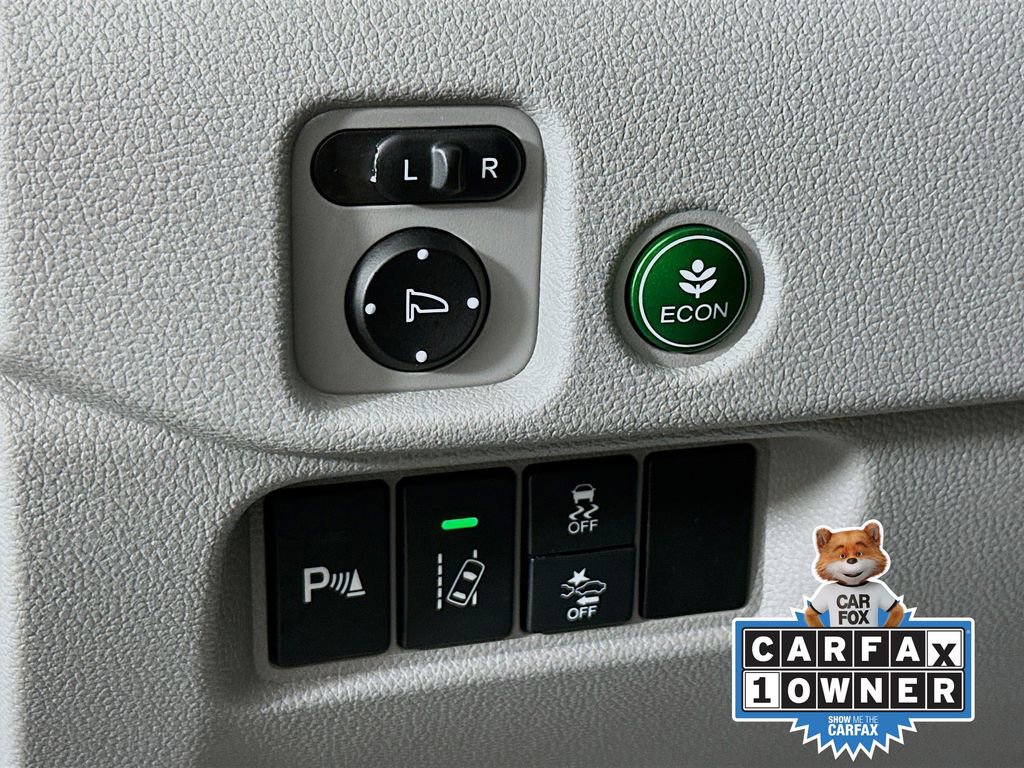 Used 2018 Honda Pilot Touring image 11