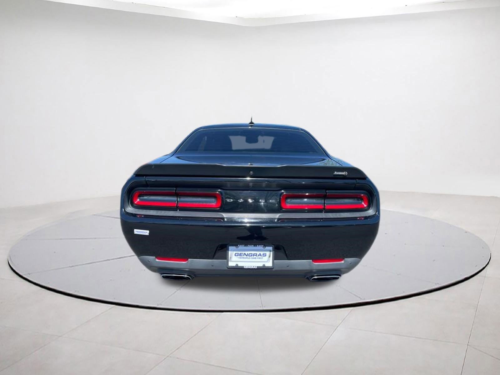 Used 2016 Dodge Challenger R/T Scat Pack w/ Leather Interior Group RWD image 17