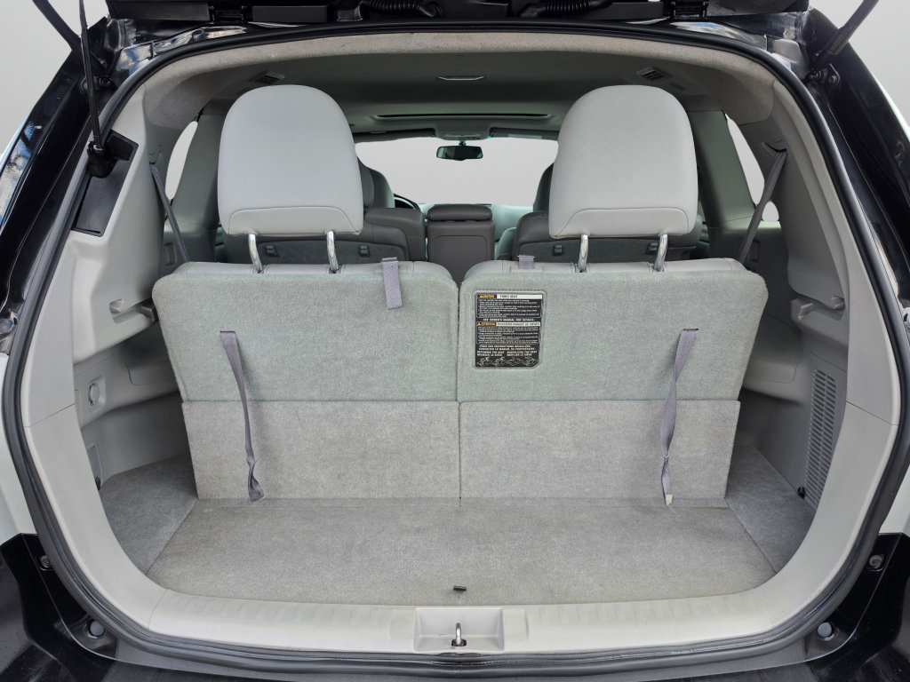 Used 2011 Toyota Highlander SE w/ Tow Pkg FWD image 20