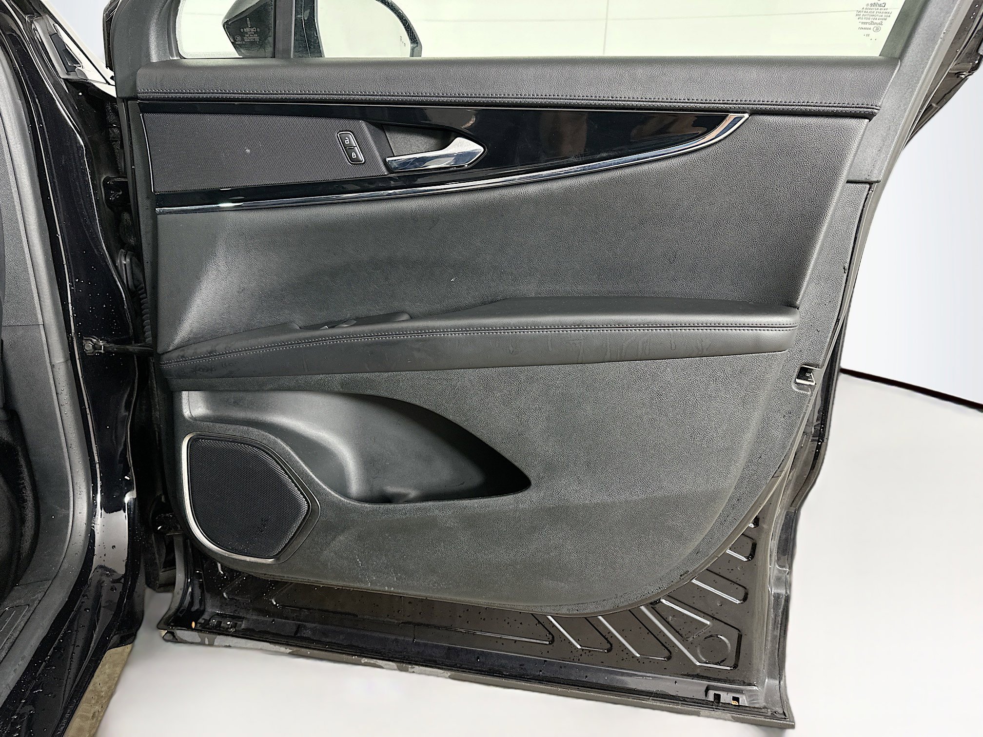Used 2023 Lincoln Nautilus FWD w/ Premium Package image 32