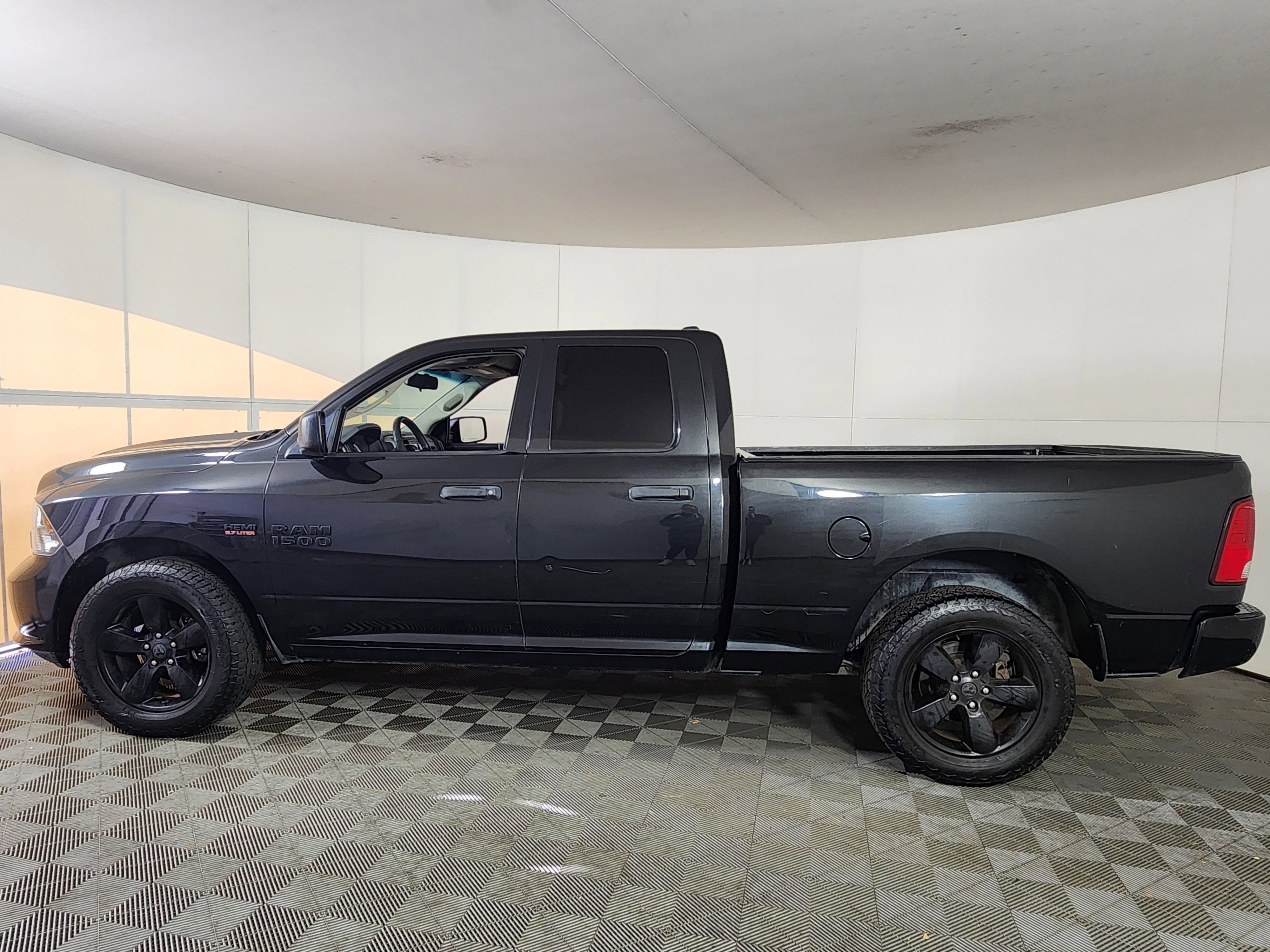 Used 2016 RAM 1500 Express w/ Black Ram 1500 Express Group image 4