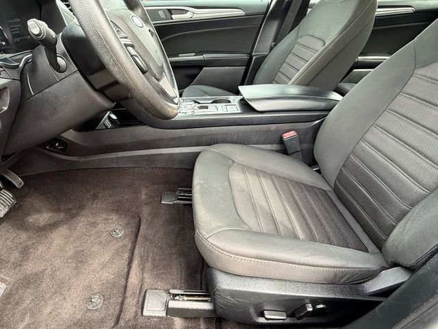 Used 2020 Ford Fusion SE FWD image 13