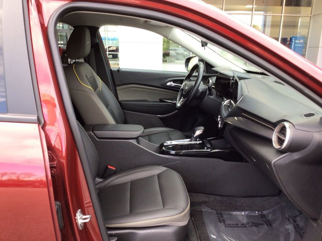 Used 2024 Chevrolet Trax ACTIV w/ Driver Confidence Package image 27