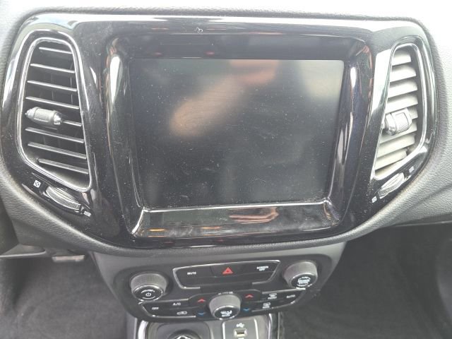 Used 2018 Jeep Compass Limited image 11