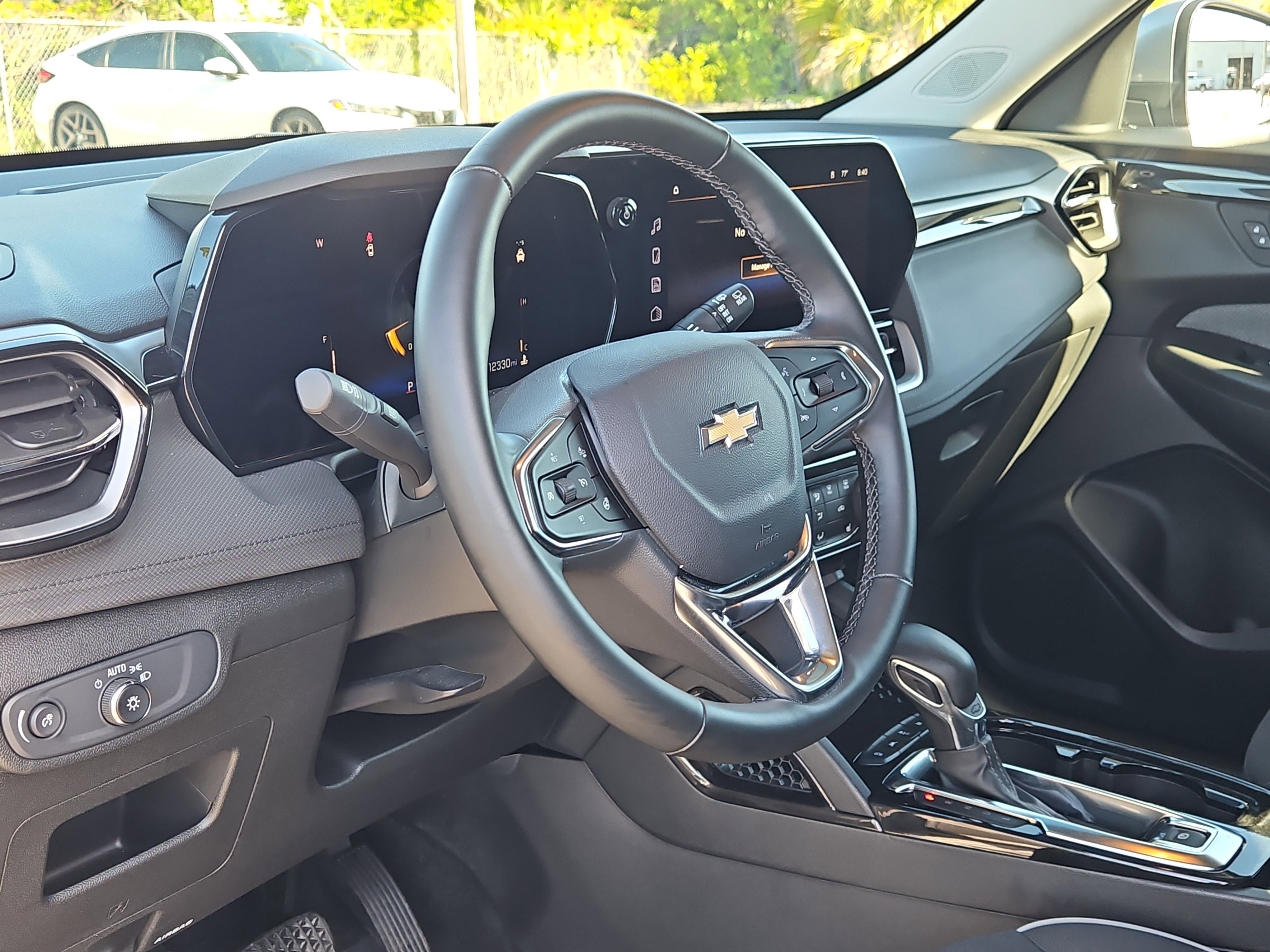 Used 2026 Chevrolet TrailBlazer LT w/ LT Cold Weather Package FWD image 14