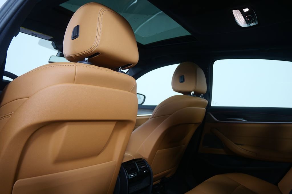 Certified 2023 BMW 530i w/ Premium Package image 15