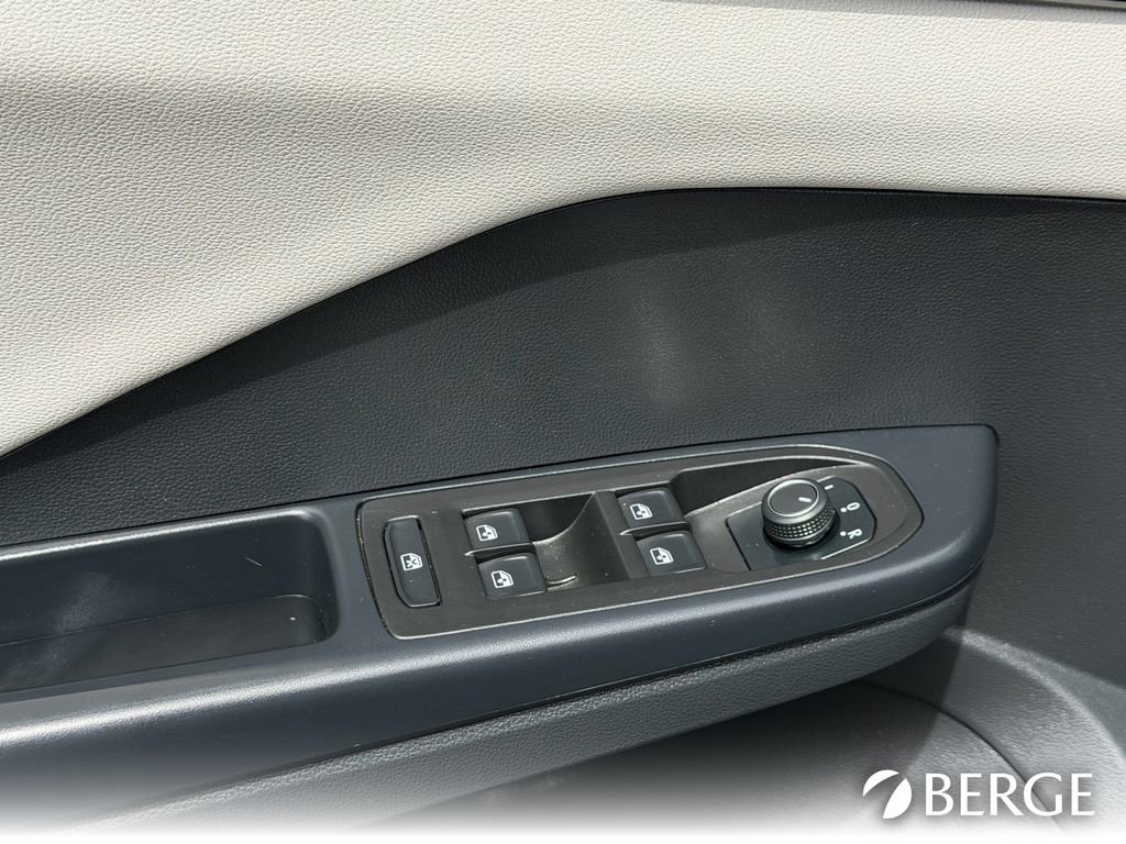 Used 2025 Volkswagen Taos S FWD image 24