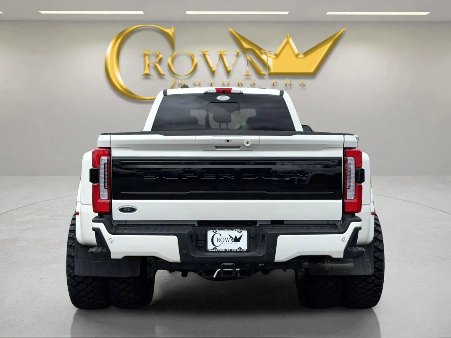 Used 2026 Ford F450 Platinum w/ FX4 Off-Road Package image 9