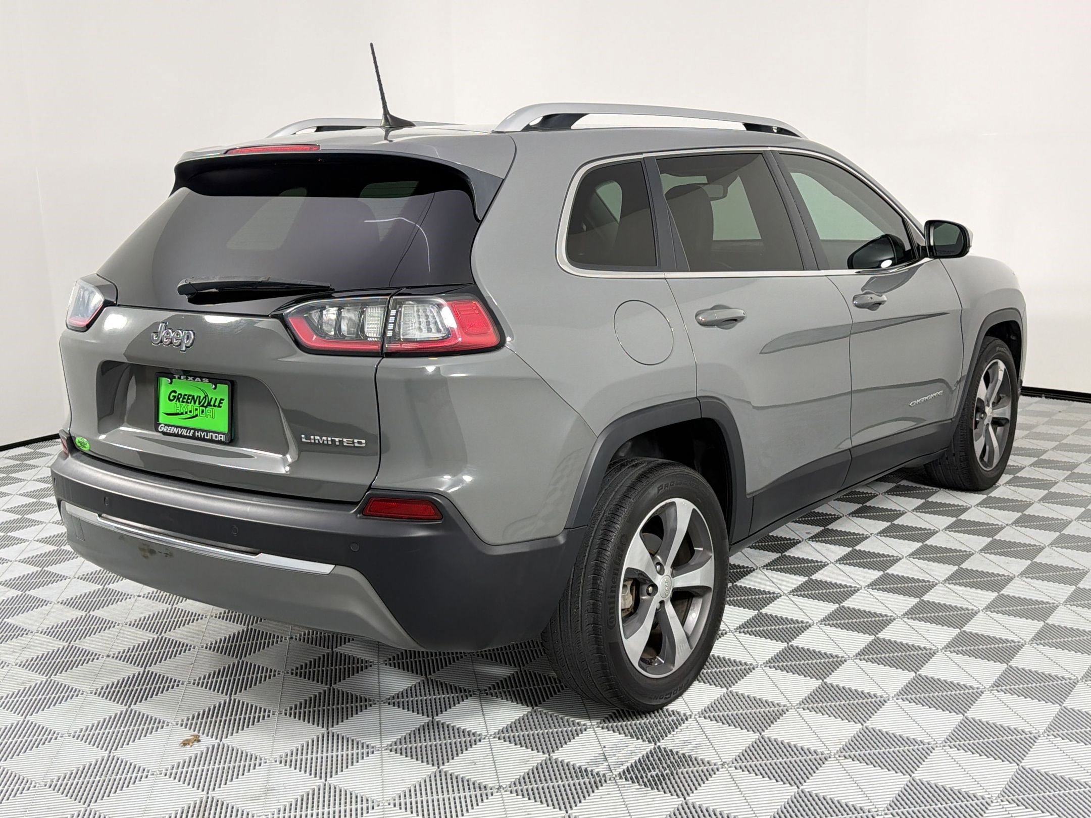 Used 2020 Jeep Cherokee Limited image 9