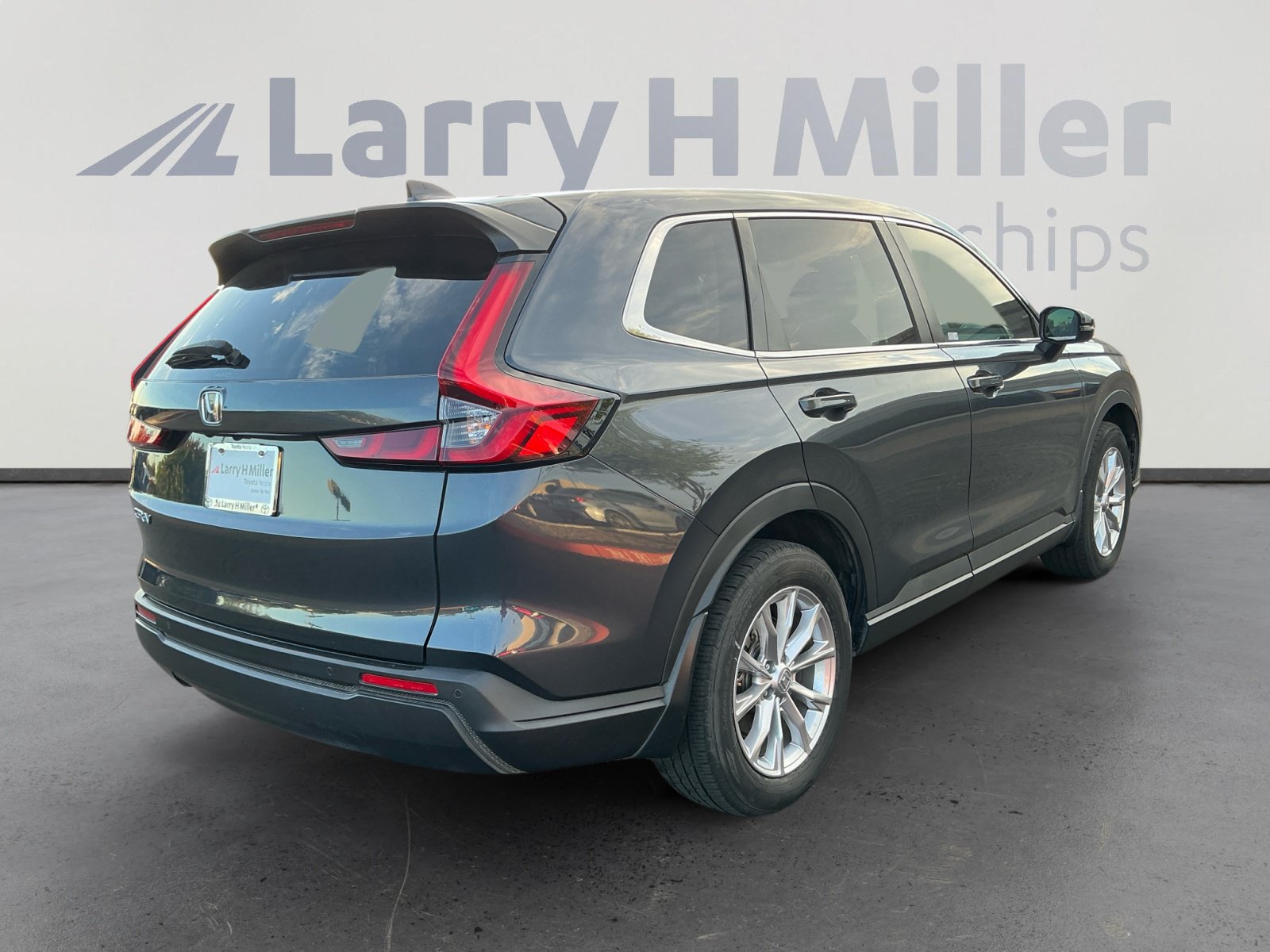 Used 2023 Honda CR-V EX-L image 5