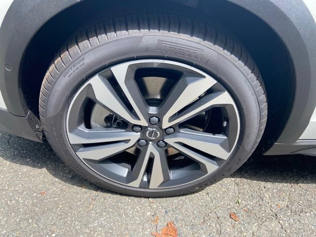 New 2026 Volvo V60 B5 Cross Country Plus w/ Protection Package Premier AWD/4WD image 9