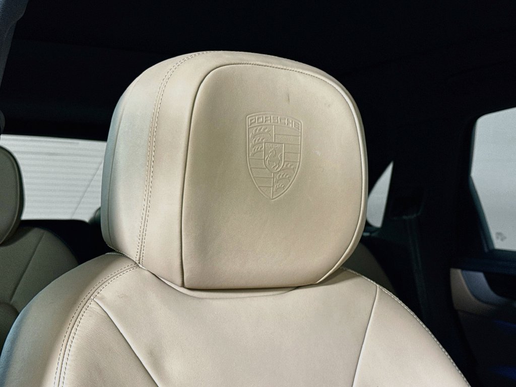 Certified 2024 Porsche Cayenne AWD/4WD image 21
