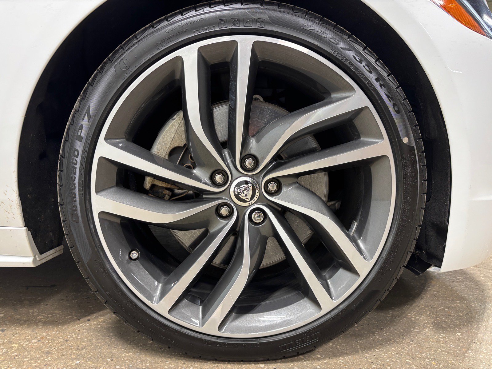 Used 2024 Jaguar XF R-Dynamic SE AWD/4WD image 11