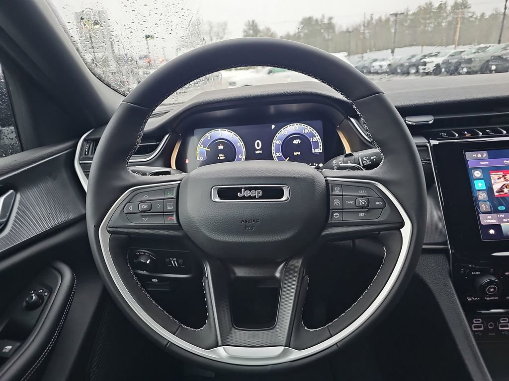 New 2025 Jeep Grand Cherokee Laredo image 15