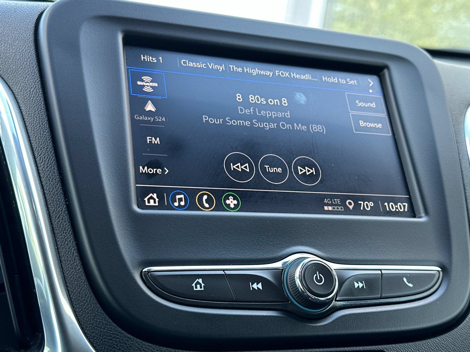 Used 2024 Chevrolet Equinox LT FWD image 18